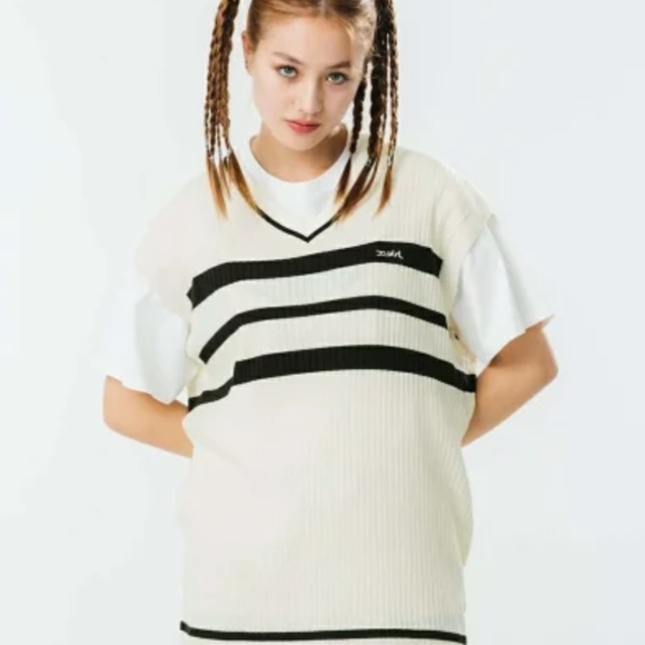 X-Girl BICOLOR STRIPED KNIT VEST - BLACK / ONE SIZE - Picture 2 of 3